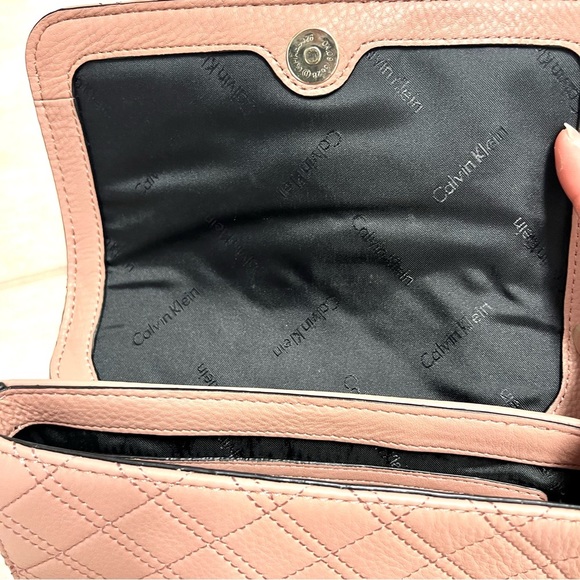Calvin Klein Permanent Quilted Pebble leather Shoulder Bag flap rusted pink - Picture 13 of 14